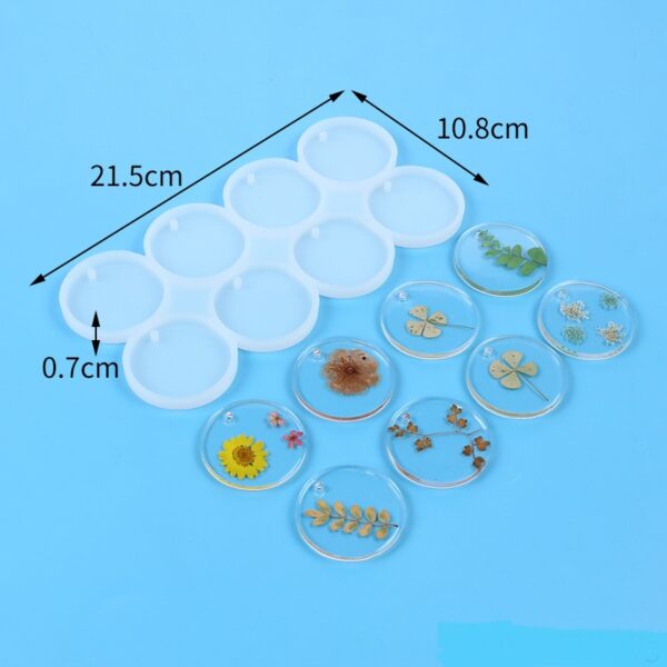 8 Cavity Round Keychain Mold