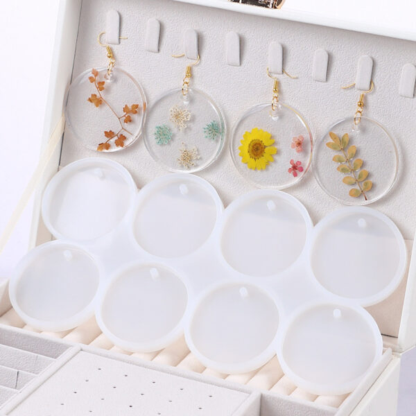 8 Cavity Round Keychain Mold