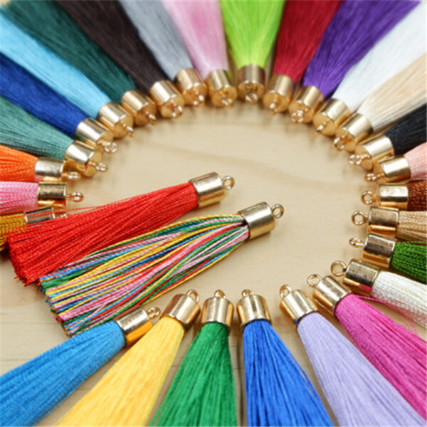 Capped Tassels for Structured Decorative Finishing