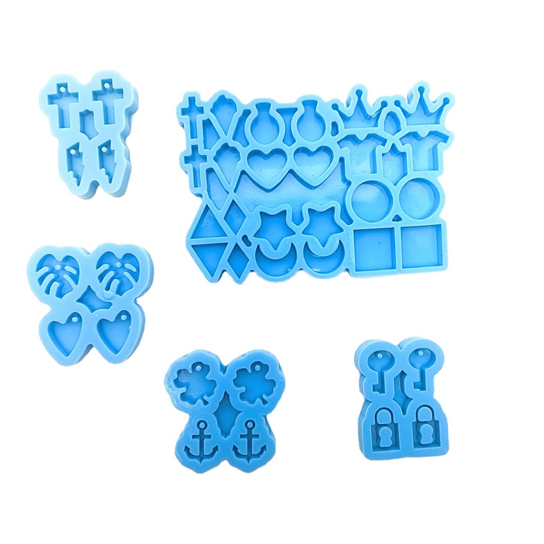 Mixed shapes mini pendant stud