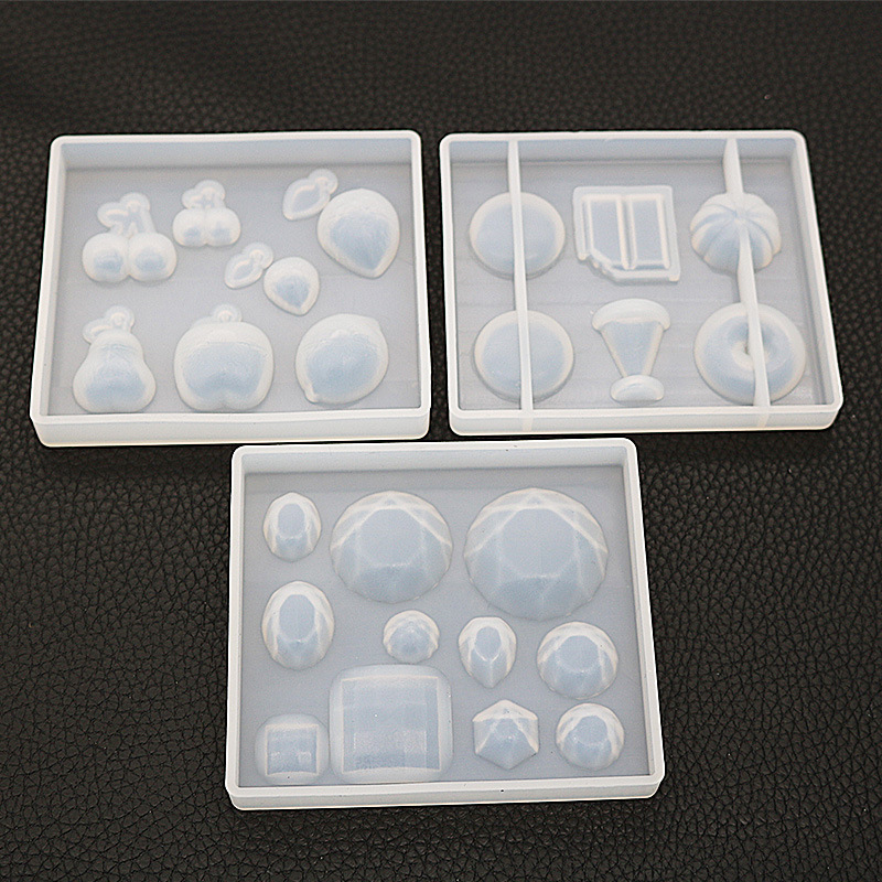 Diamond-shaped Gemstone Mold Charms